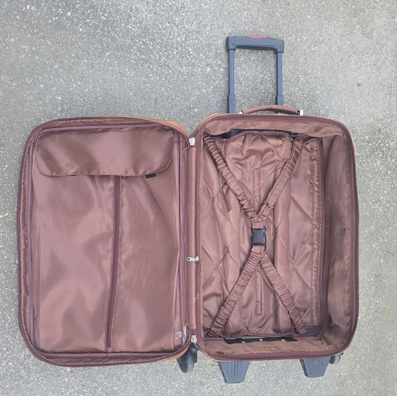 Other - Elegant Brown 100% Leather Travel Bag Suitcase